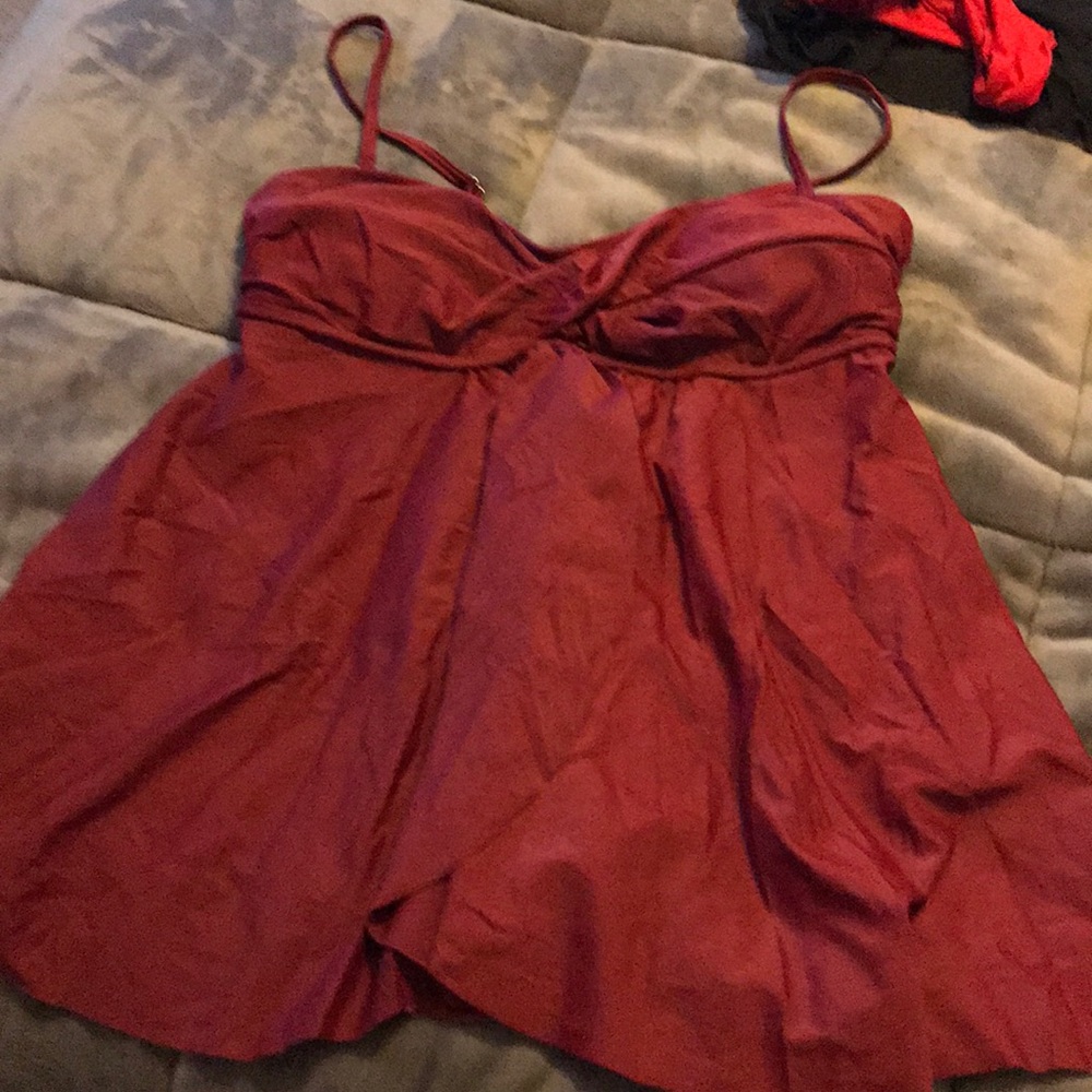 Maternity swim top and bottoms